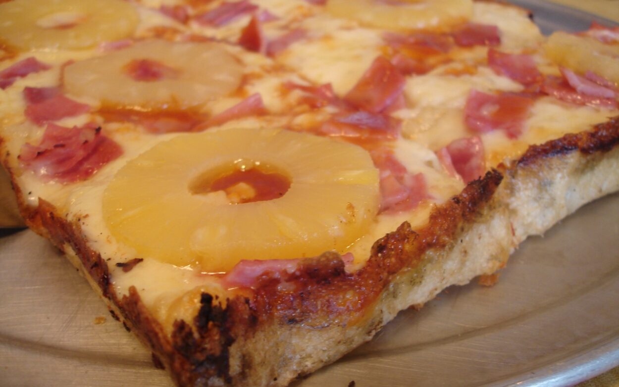 pizza ananas