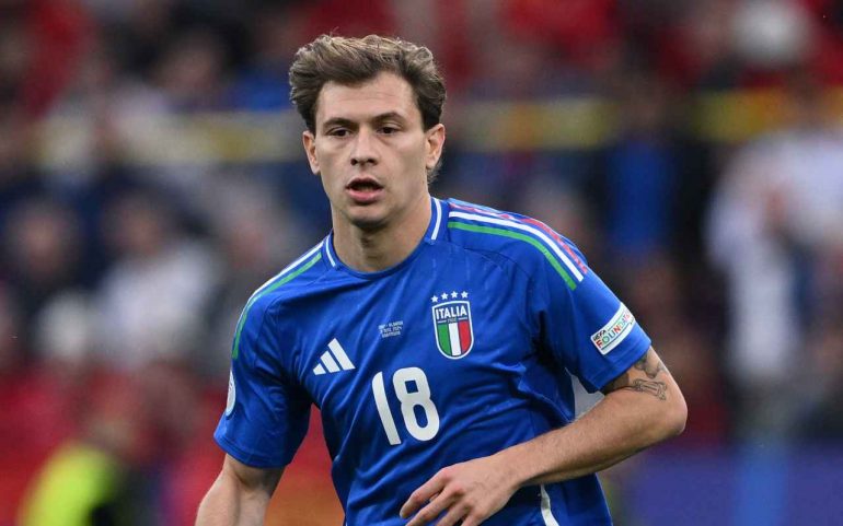 Barella con la maglia dell'Italia