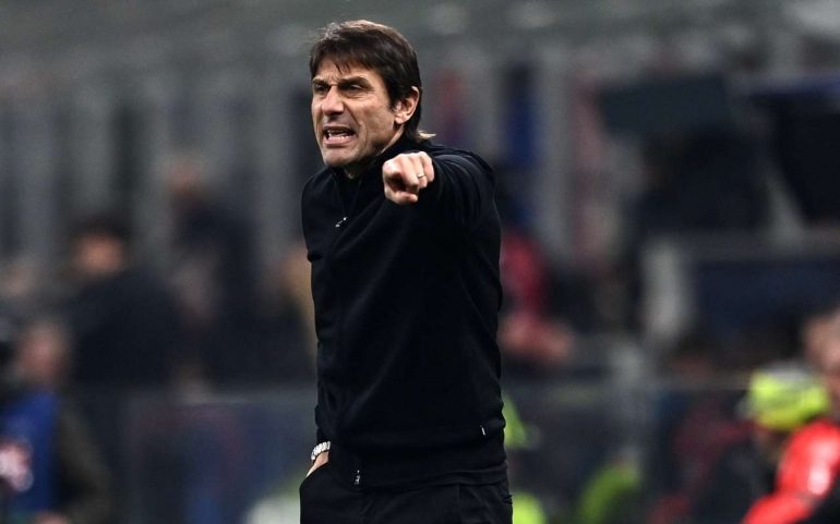 Napoli, problemi per Conte con la clausola di un giocatore