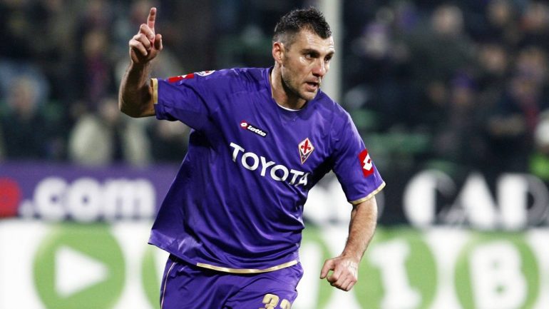 Vieri con la maglia della Fiorentina