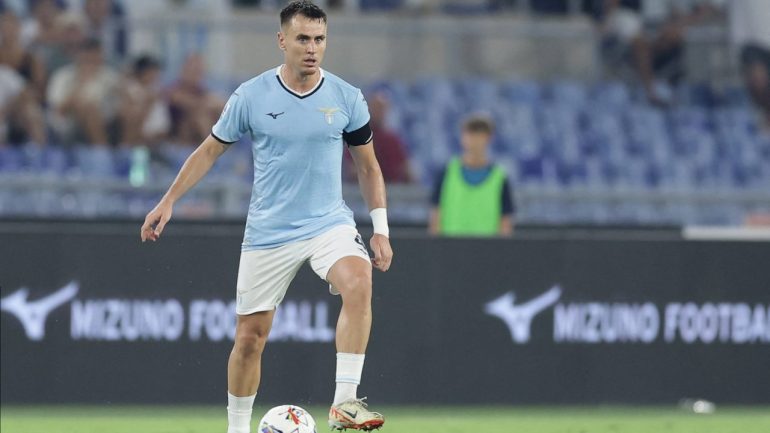 Lazio, Patric si è operato: il messaggio del difensore