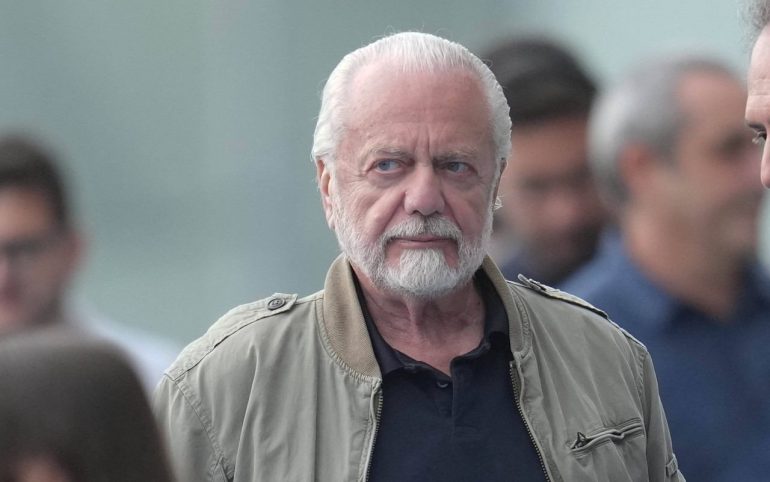 200 milioni per il mercato: De Laurentiis ha convinto l'allenatore | Firma per il 2026