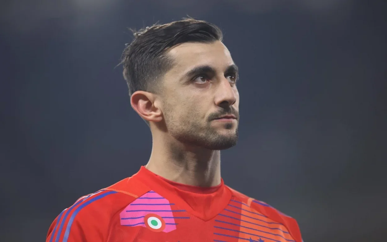 Arrivano notizie dal mondo Juventus per quanto riguarda la situazione di Perin, il portiere nella giornata di lunedì si è operato alla mano