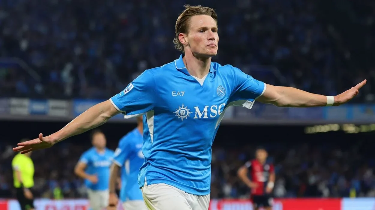 Scott McTominay entra nella storia del Napoli: il centrocampista sigla un nuovo record e riscrive di nuovo le pagine del club partenopeo