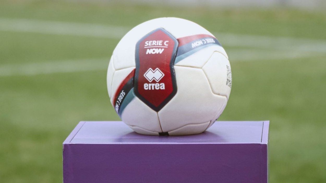 Niente serie C: I tifosi ci sperano ancora dopo la retrocessione | Domanda consegnata alla FIGC