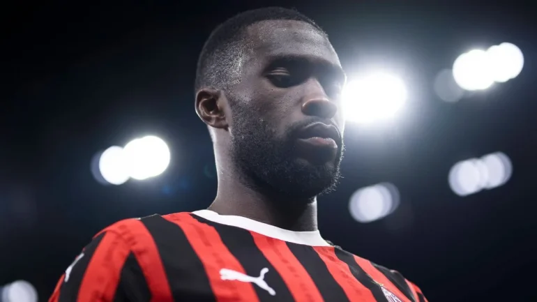 Milan, infortunio per Tomori