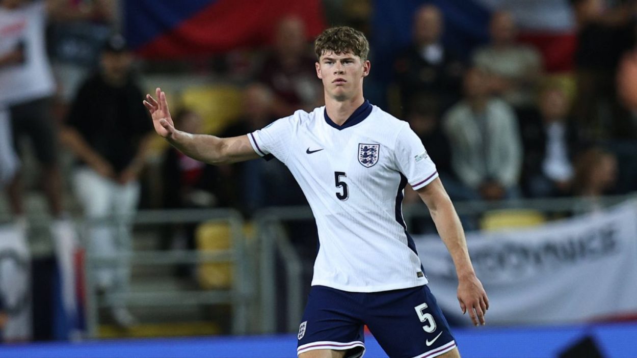 Chi è Charlie Cresswell, possibile rinforzo del Como: numeri e possibile gestione al fantacalcio