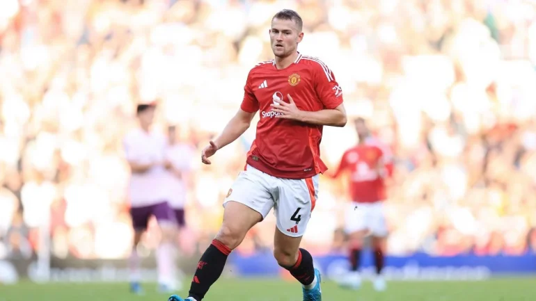 "Manchester, se ne vanno tutti: De Ligt "a zero" in serie A, ritorno di fiamma"