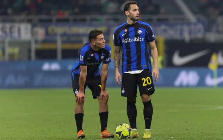 Titolo: Niente sostituto: c'è Asllani al posto di Calhanoglu | Chivu vuole dargli le chiavi del centrocampo