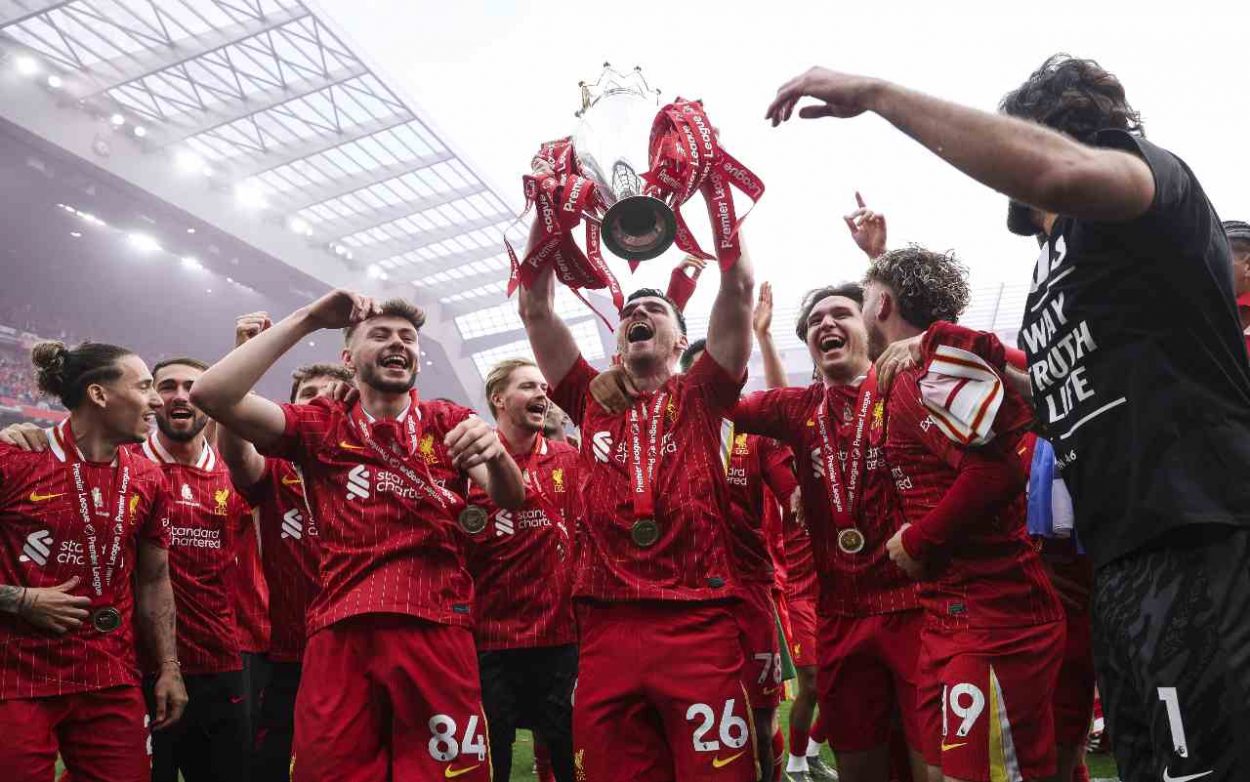 Milan, il difensore rossonero va a Liverpool | venduto "per due soldi" in Premier League