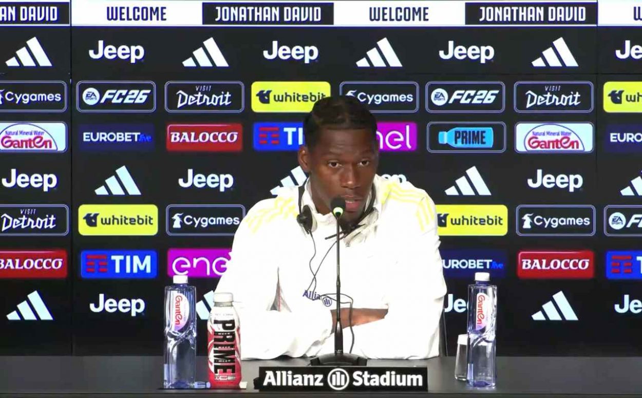 La conferenza stampa di presentazione alla Juventus di Jonathan David