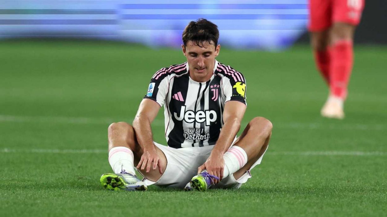 Tutti i giocatori squalificati per la 2ª giornata di Serie A 2025-2026: ecco chi sono e quante partite salteranno