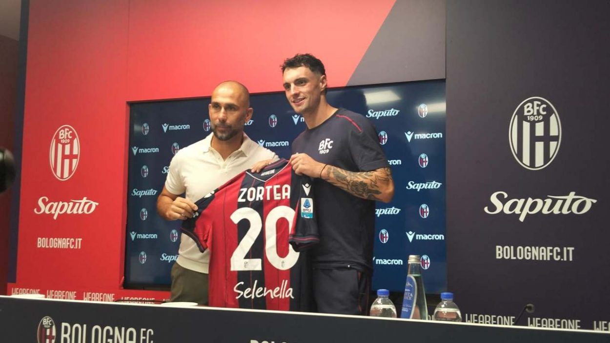 La conferenza stampa di presentazione di Nadir Zortea, nuovo acquisto del Bologna proveniente dal Cagliari