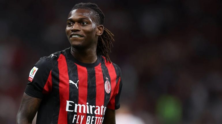 "Milan? Meglio senza Leao": l'annuncio della leggenda rossonera | Tifosi spiazzati