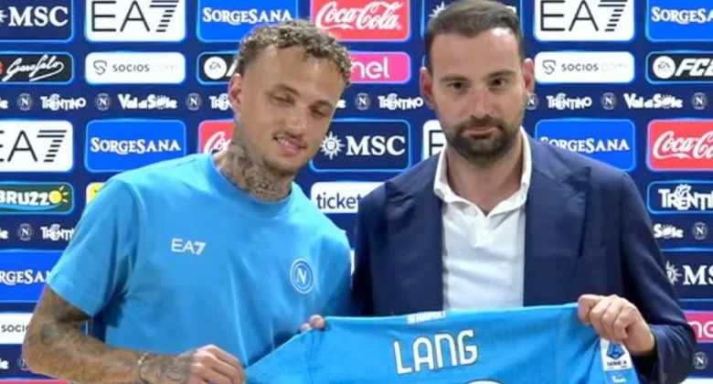 Napoli, infortunio per Lang: costretto al cambio