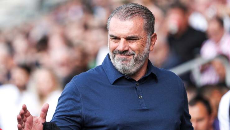 ESONERO UFFICIALE: allenatore licenziato prima della sfida in Europa League | scelta definitiva del club