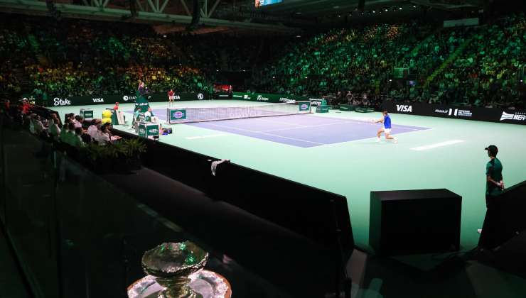 Nazionale di tennis, rotta la Coppa Davis: colpa dei festeggiamenti troppo energici | Cos'è successo e chi è il colpevole
