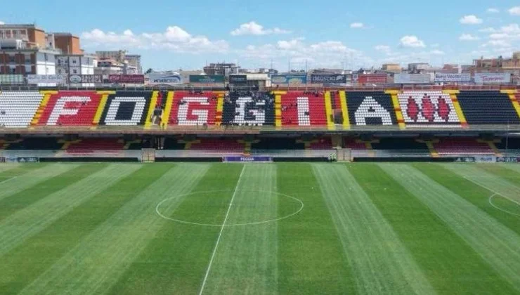 Arriva come un fulmine a ciel sereno: l'allenatore dei rossoneri si è dimesso. Il club ora è con le spalle al muro, serve un sostituto