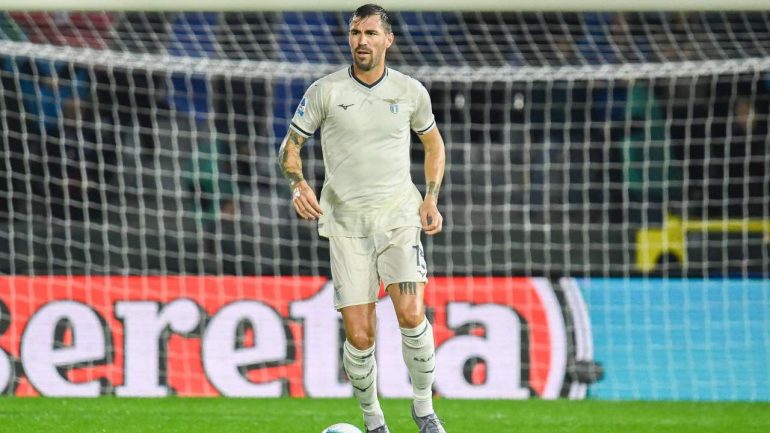 Brutte notizie per la Lazio di Sarri: Romagnoli è stato costretto a lasciare il campo per infortunio durante il match contro il Cagliari