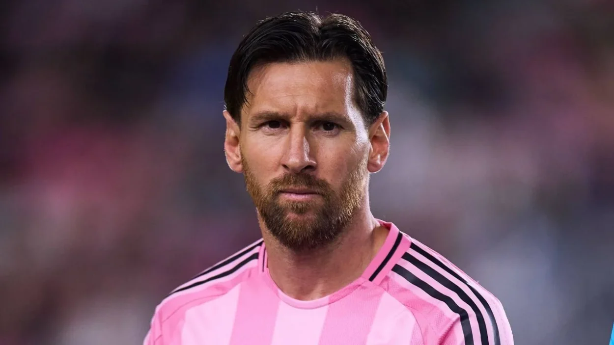 RITIRO DAL CALCIO, l'annuncio di Messi fa tremare i tifosi: "Ho completato la mia carriera"