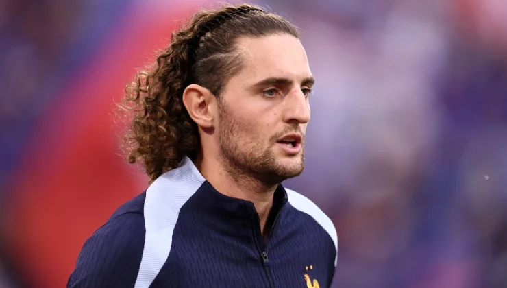 Brutta notizia per i fantallenatori e i tifosi rossoneri, Rabiot sarà out per diverso tempo. Fallisce il matrimonio dopo poco