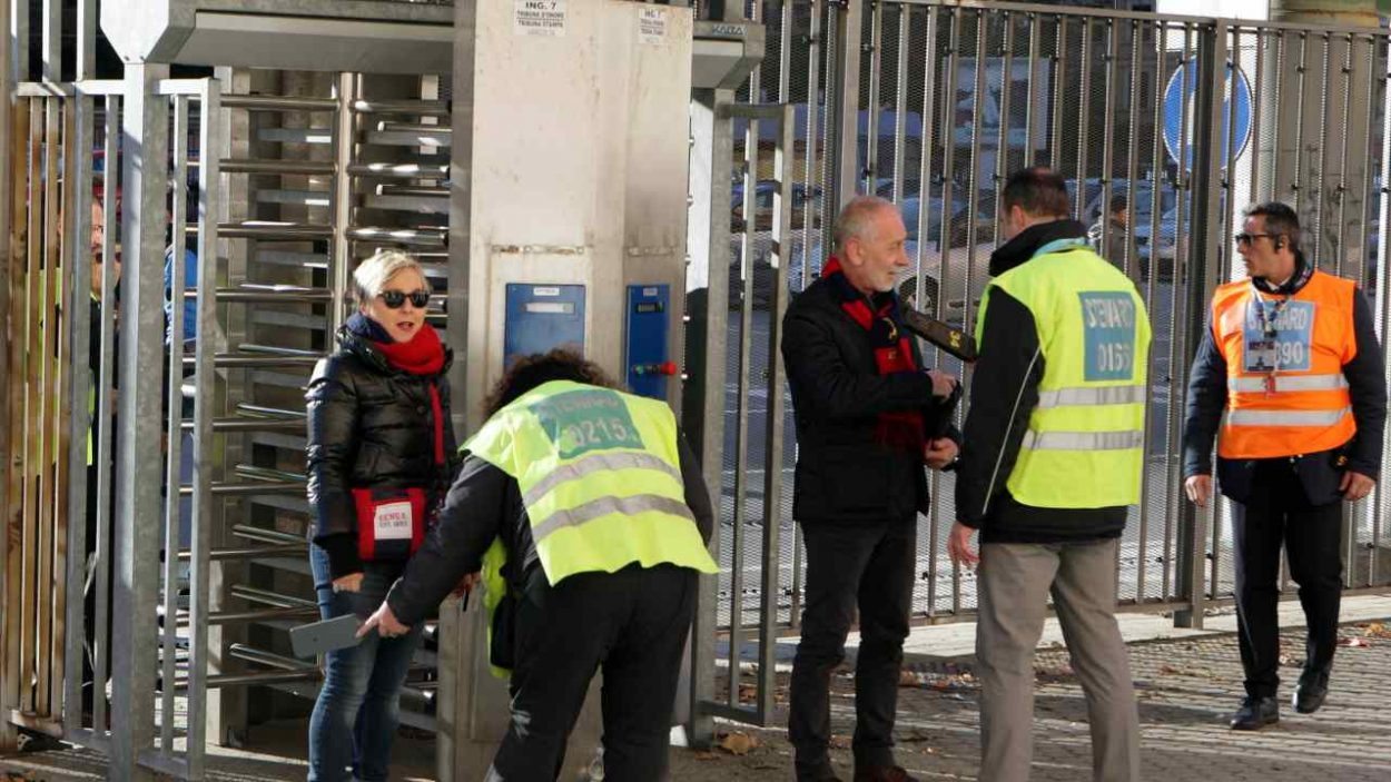 1000 euro per ogni posto: questo è lo stadio più costoso d'Europa | Devi "venderti un rene" per accedere