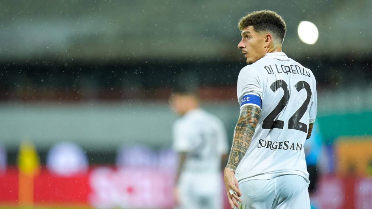 Arrivano aggiornamenti sulle condizioni di Di Lorenzo: ecco come sta il difensore italiano dopo l’intervento chirurgico al piede sinistro